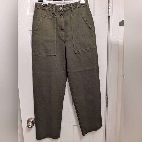 2 For 1. Wilfred Free Modern Utility Pants. Color Green & Cream (off-white). - Picture 2 of 11